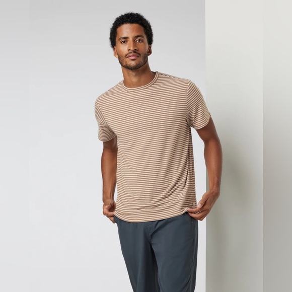 Vuori Men's Short Sleeve Current Stripe Tee Color: Bronze Size Medium V1021 fall - Picture 15 of 16